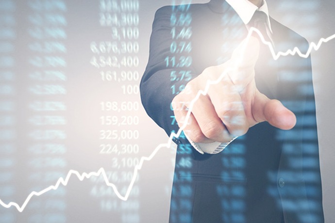 棉花期货8月13日主力小幅下跌0.55% 收报13545.0元