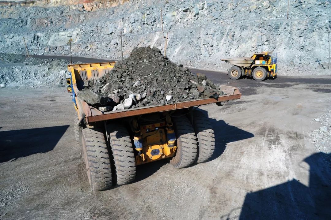 铁矿石期货2月26日主力小幅下跌0.98% 收报812.0元